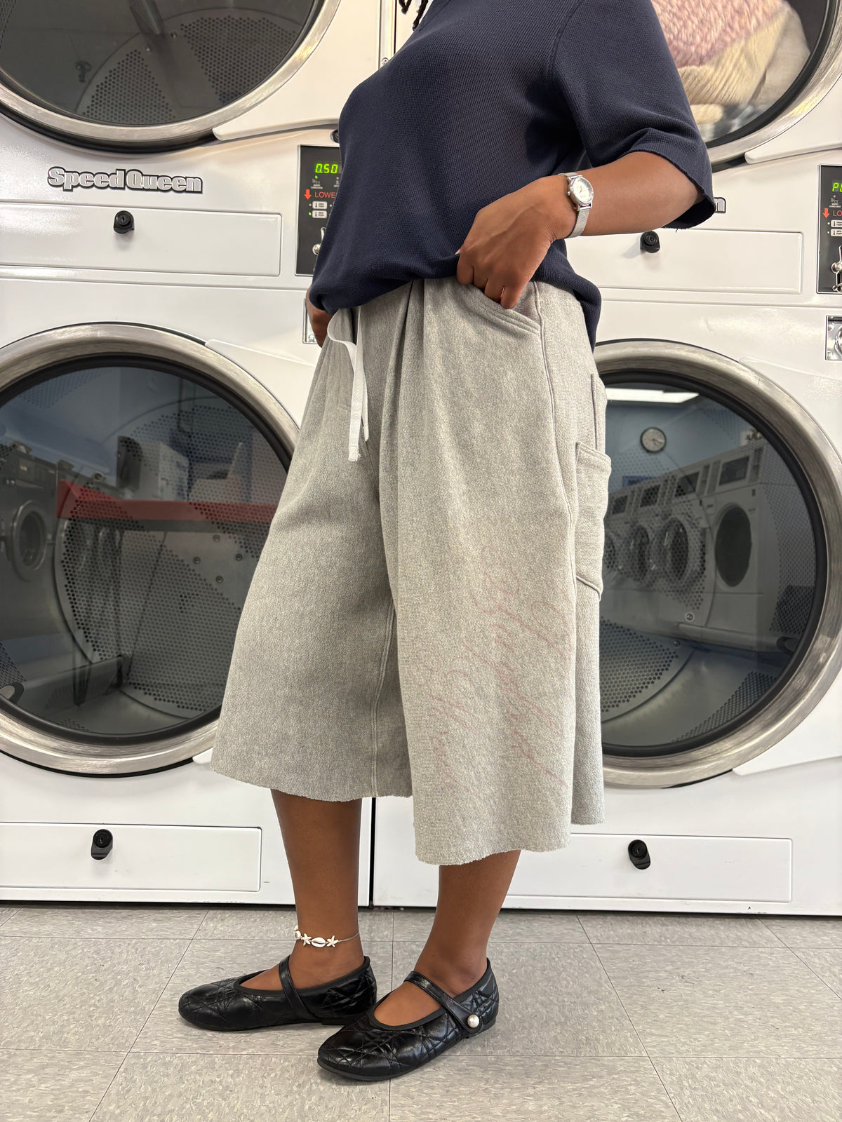 DUAL POCKET SWEATSHORTS
